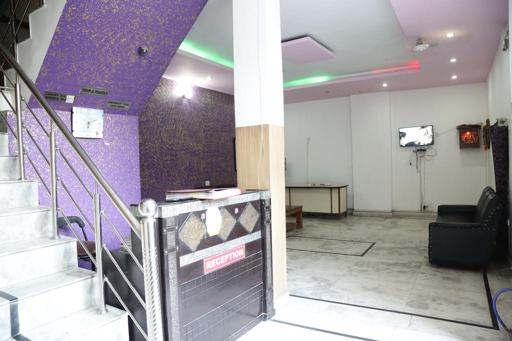 Hotel Airport Land New Delhi Buitenkant foto