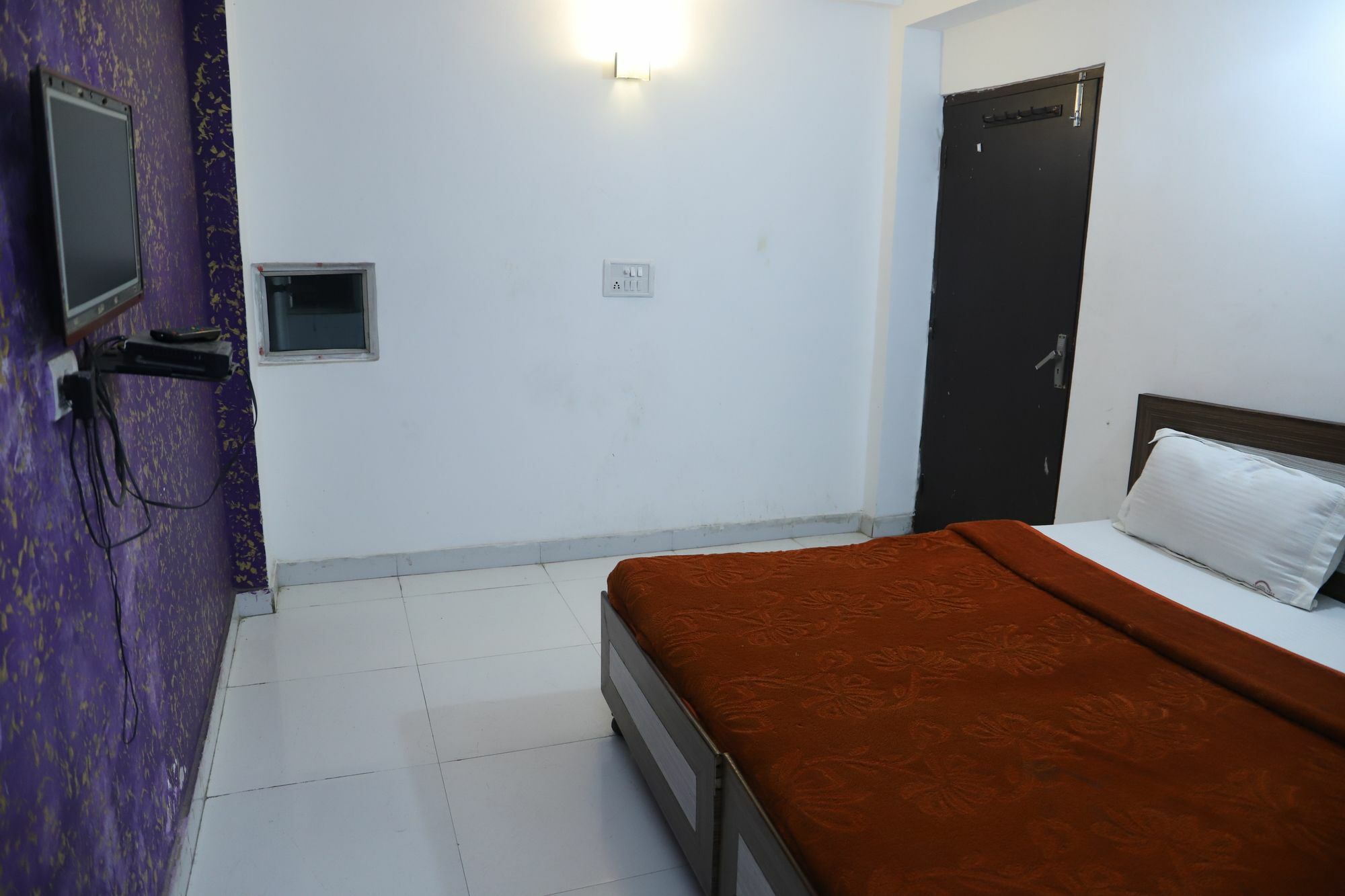 Hotel Airport Land New Delhi Buitenkant foto