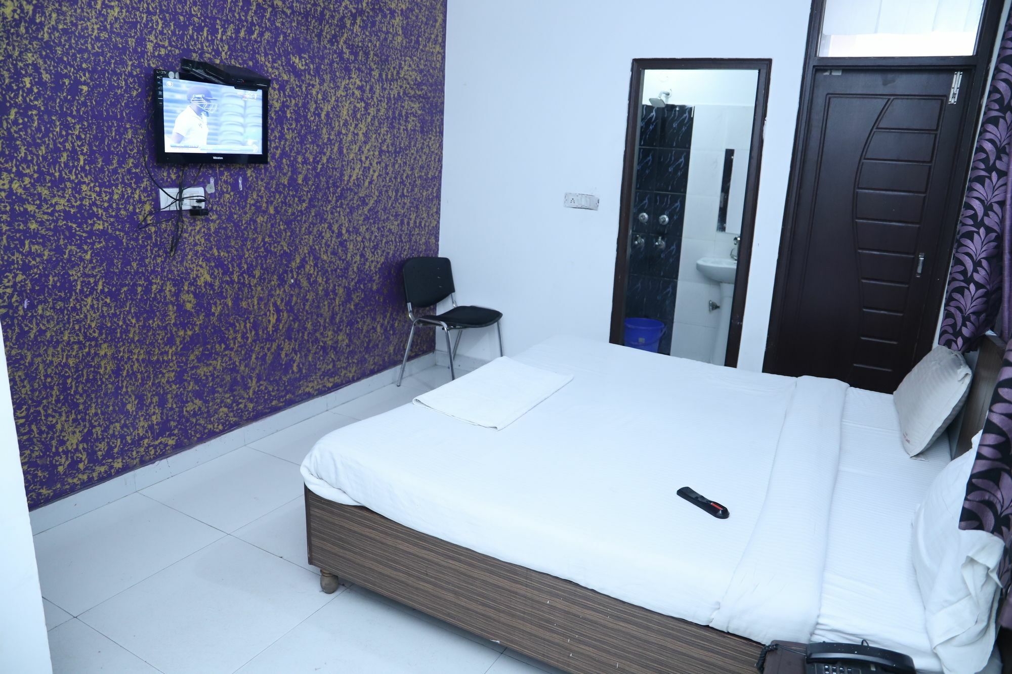 Hotel Airport Land New Delhi Buitenkant foto