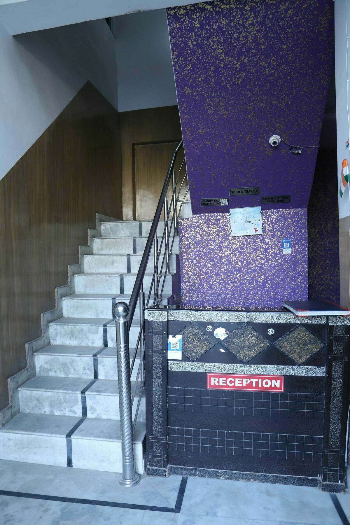Hotel Airport Land New Delhi Buitenkant foto